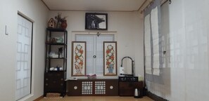 ルーム (Myungwollusil) | WiFi (無料)