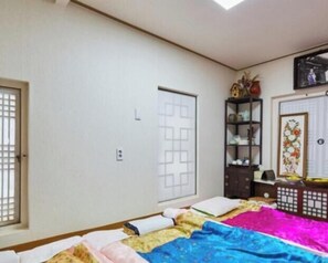 Room (Myungwollusil) | Free WiFi - Manhoe Gotaek (Bonghwa)