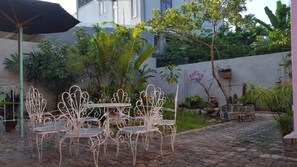 Breakfast, lunch, dinner served; local cuisine  - The Casting Homestay (Hue)