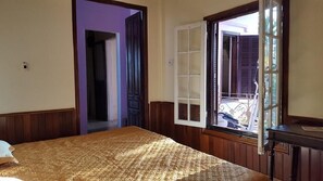 Double or Twin Room | Desk, free WiFi - The Casting Homestay (Hue)