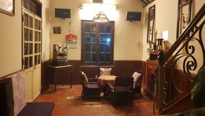 Interior - The Casting Homestay (Hue)