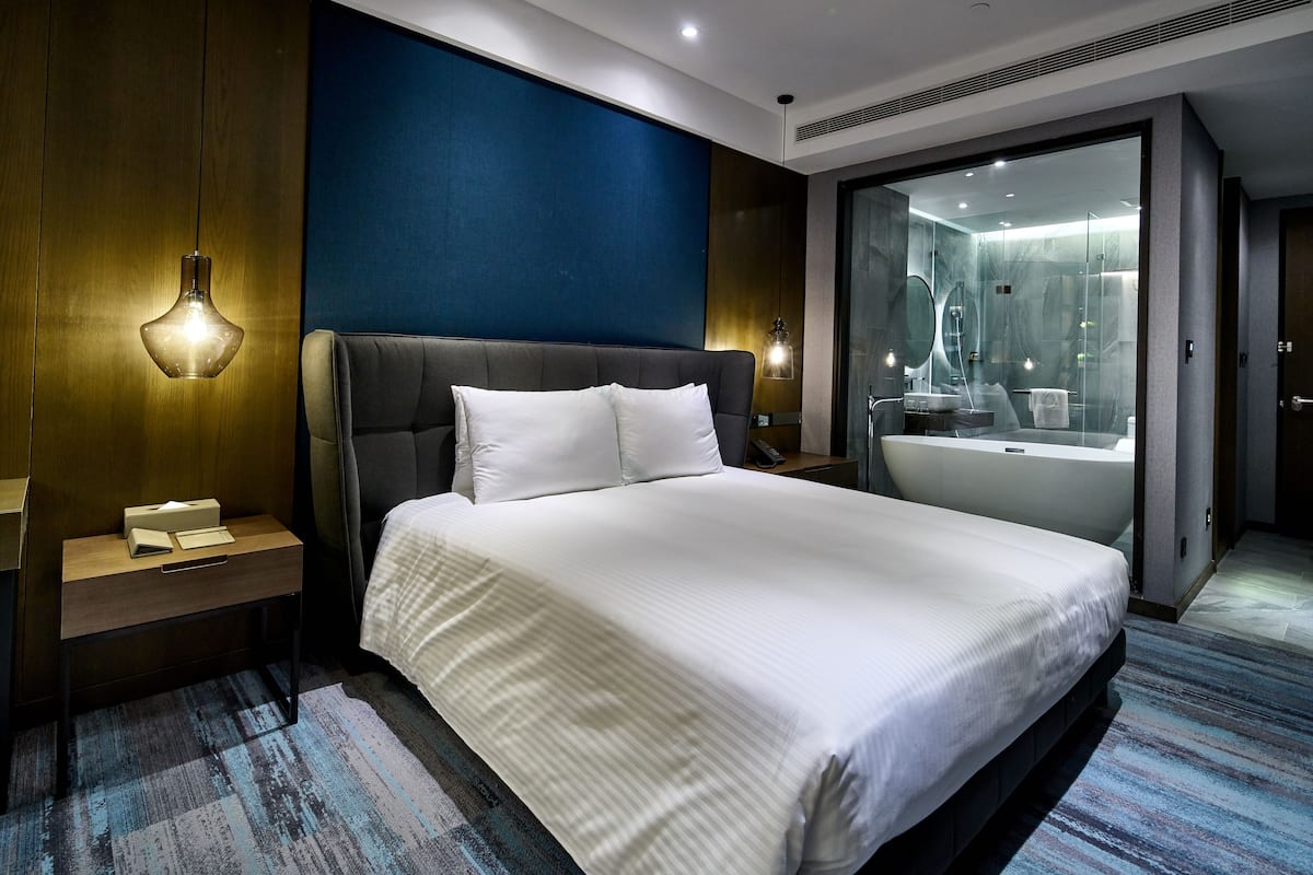 Executive tweepersoonskamer, uitzicht op haven | Luxe beddengoed, een kluis op de kamer, individueel gemeubileerd