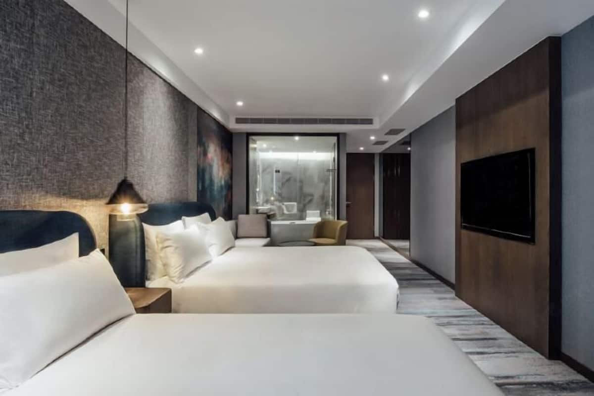 Premium bedding, in-room safe, individually furnished, blackout curtains