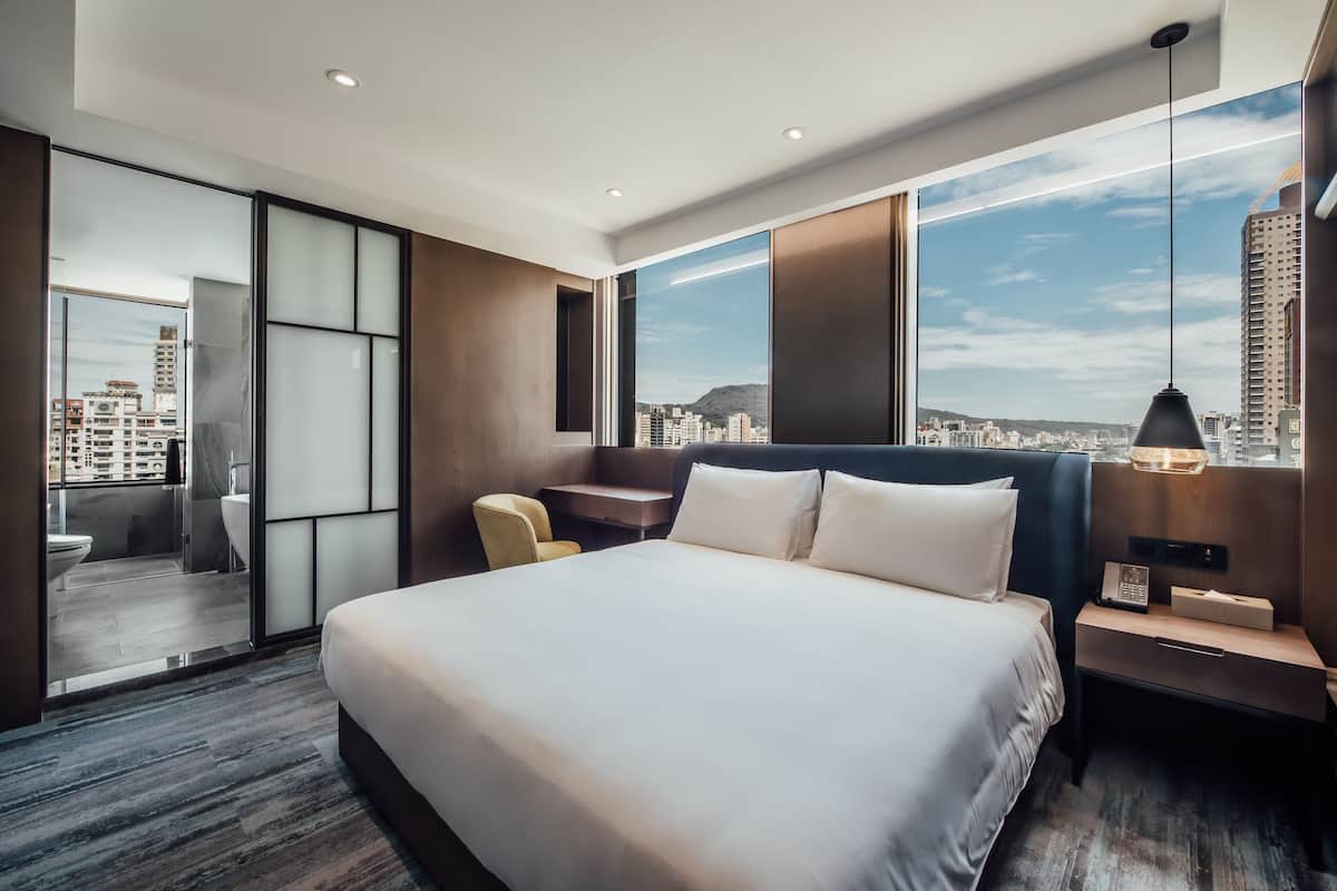 Luxe beddengoed, een kluis op de kamer, individueel gemeubileerd