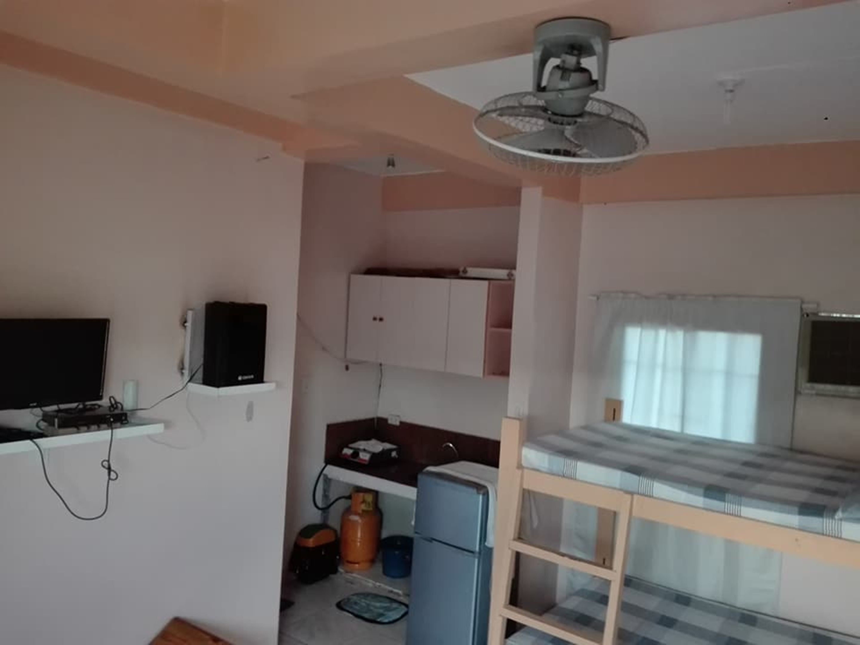 Barkada Room | Desk, free WiFi, bed sheets