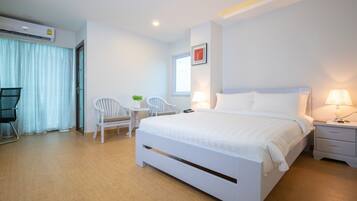 Junior Suite Room | Premium bedding, minibar, in-room safe, desk