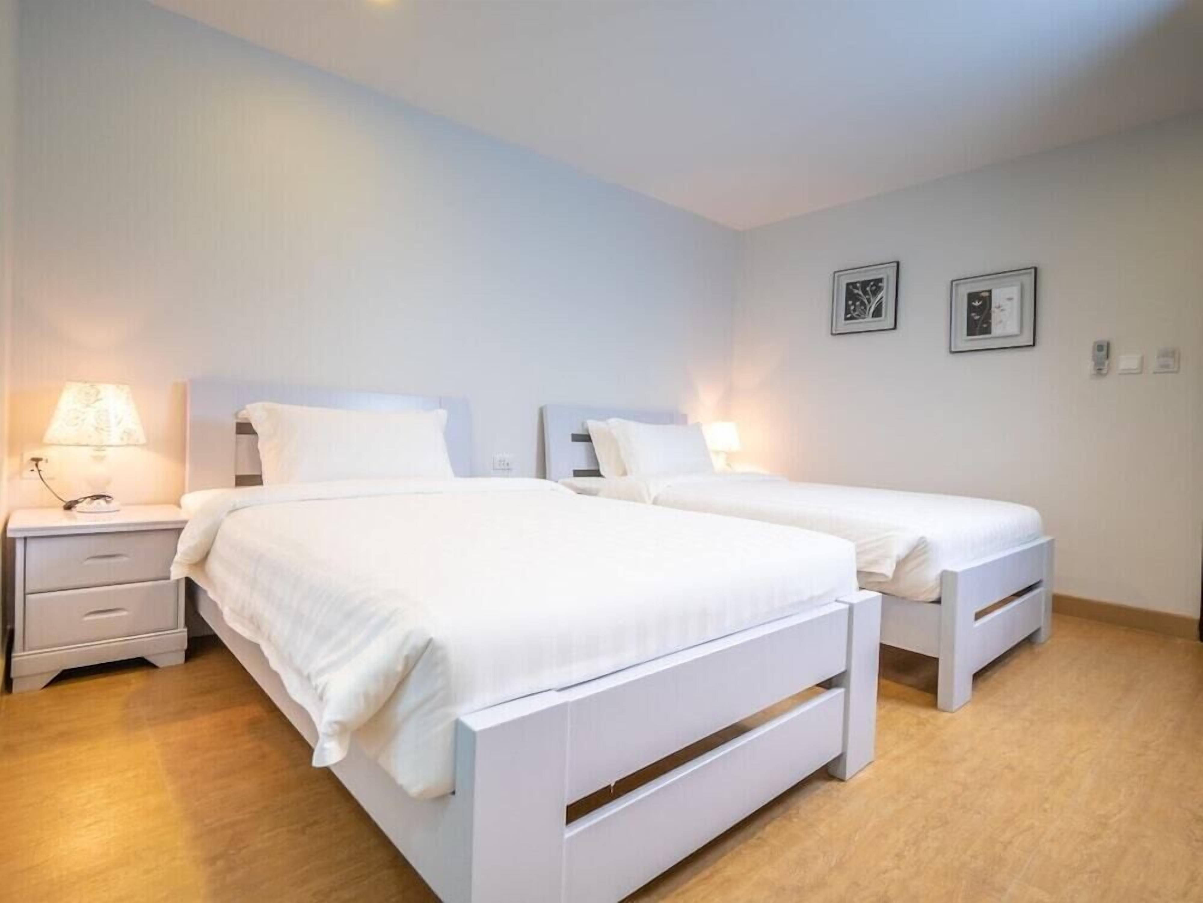 Ropa de cama de alta calidad y minibar 