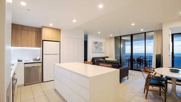 Three Bedroom Oceanfront View Apartment (High Floor) | Private kitchen | Microwave, coffee/tea maker, electric kettle, toaster