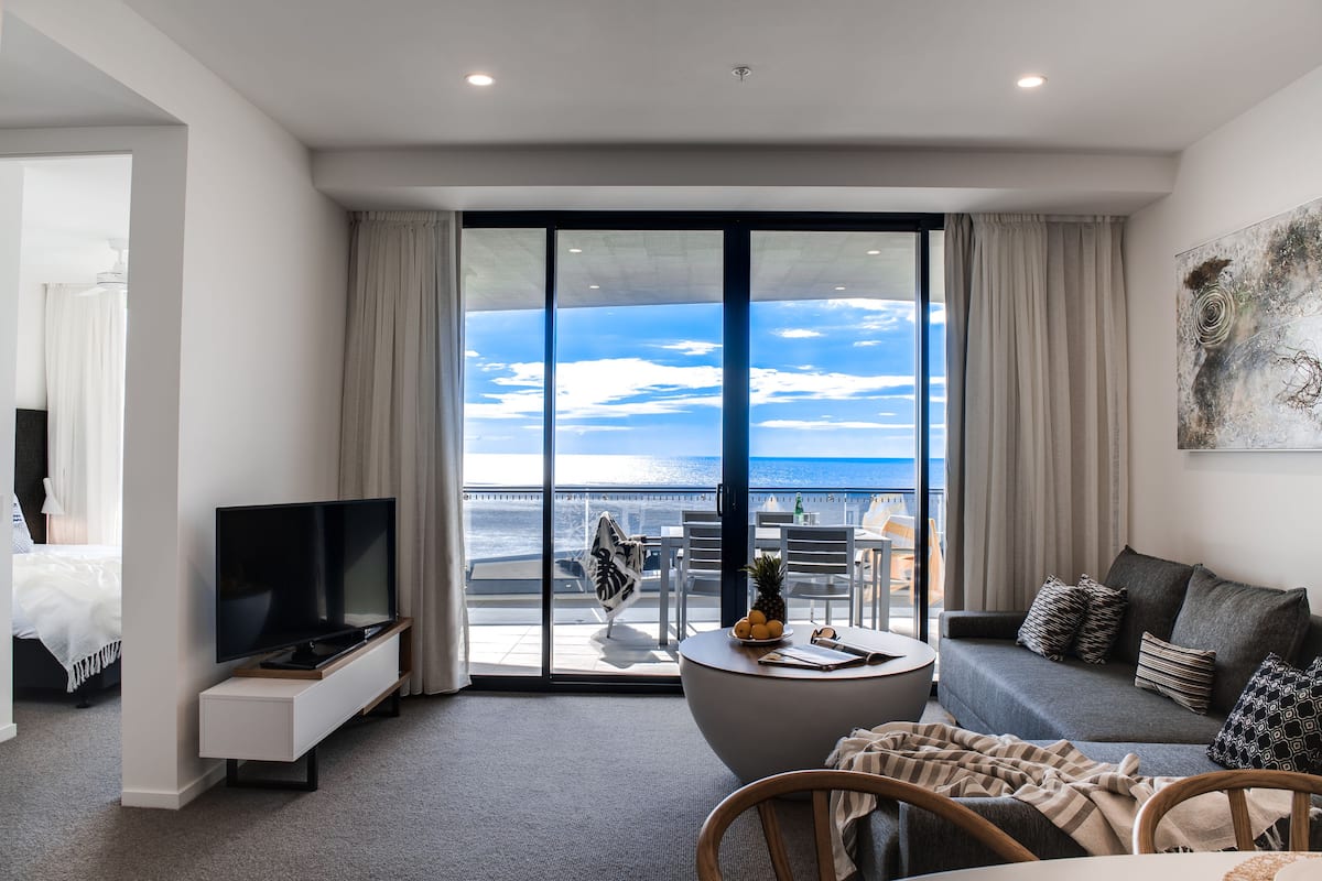 Apartamento, 1 habitación, vistas al mar | Ropa de cama de alta calidad y decoración individual