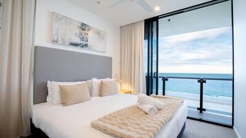 Three Bedroom Oceanfront View Apartment (High Floor) | Premium bedding, individually decorated, individually furnished