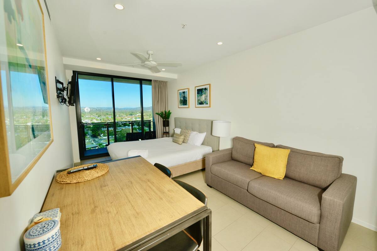 Hotel Studio with Hinterland View (No Carpark included) | Premium bedding, iron/ironing board, WiFi (free), individually decorated