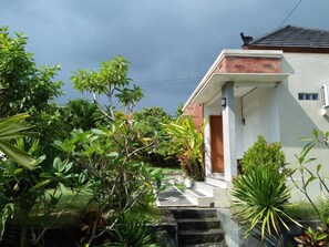 Hiên