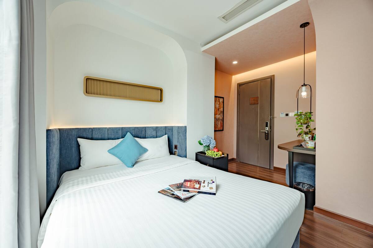 Superior Double Room City View | Minibar, in-room safe, desk, free WiFi