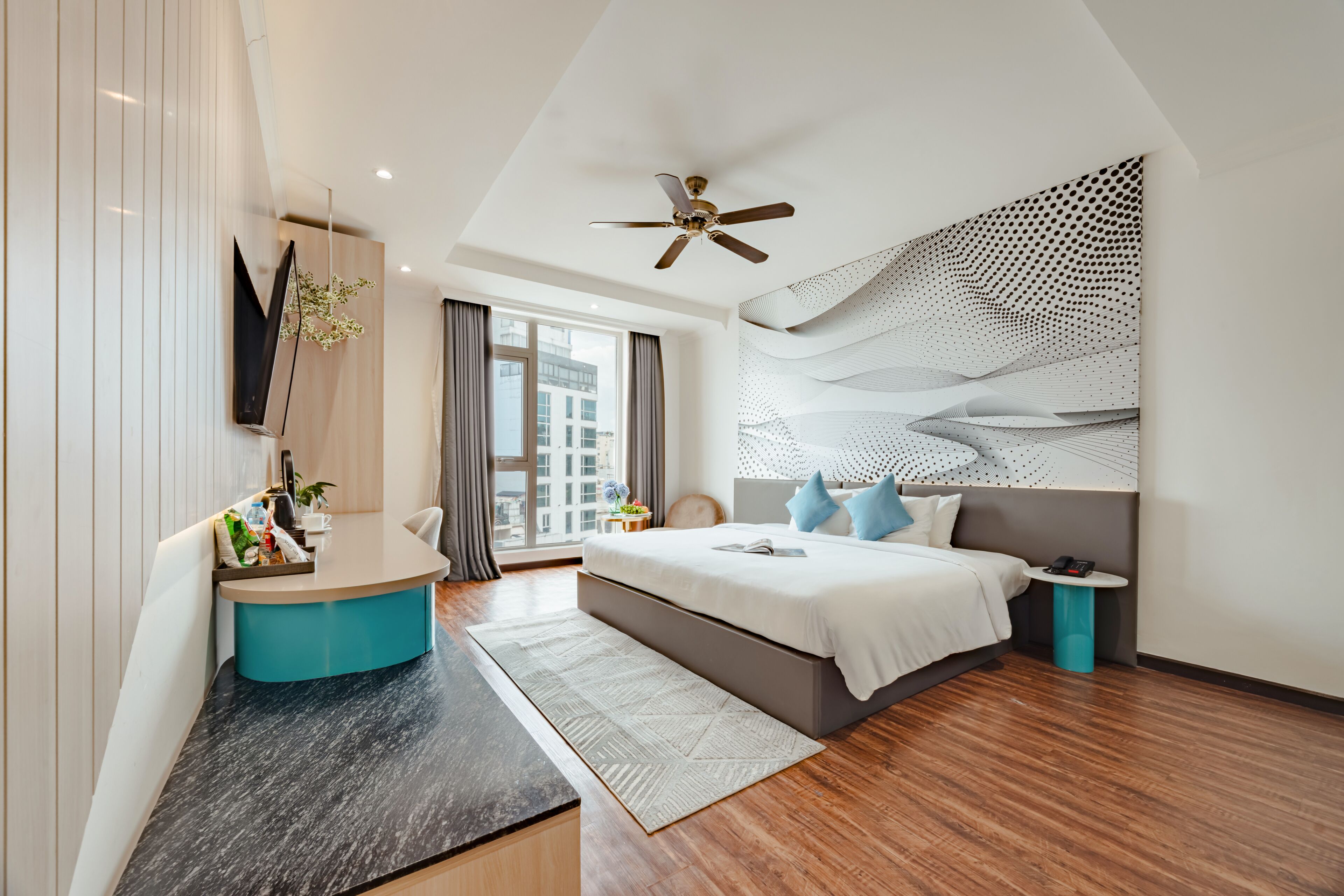 Signature Double or Twin City View | Minibar, in-room safe, desk, free WiFi
