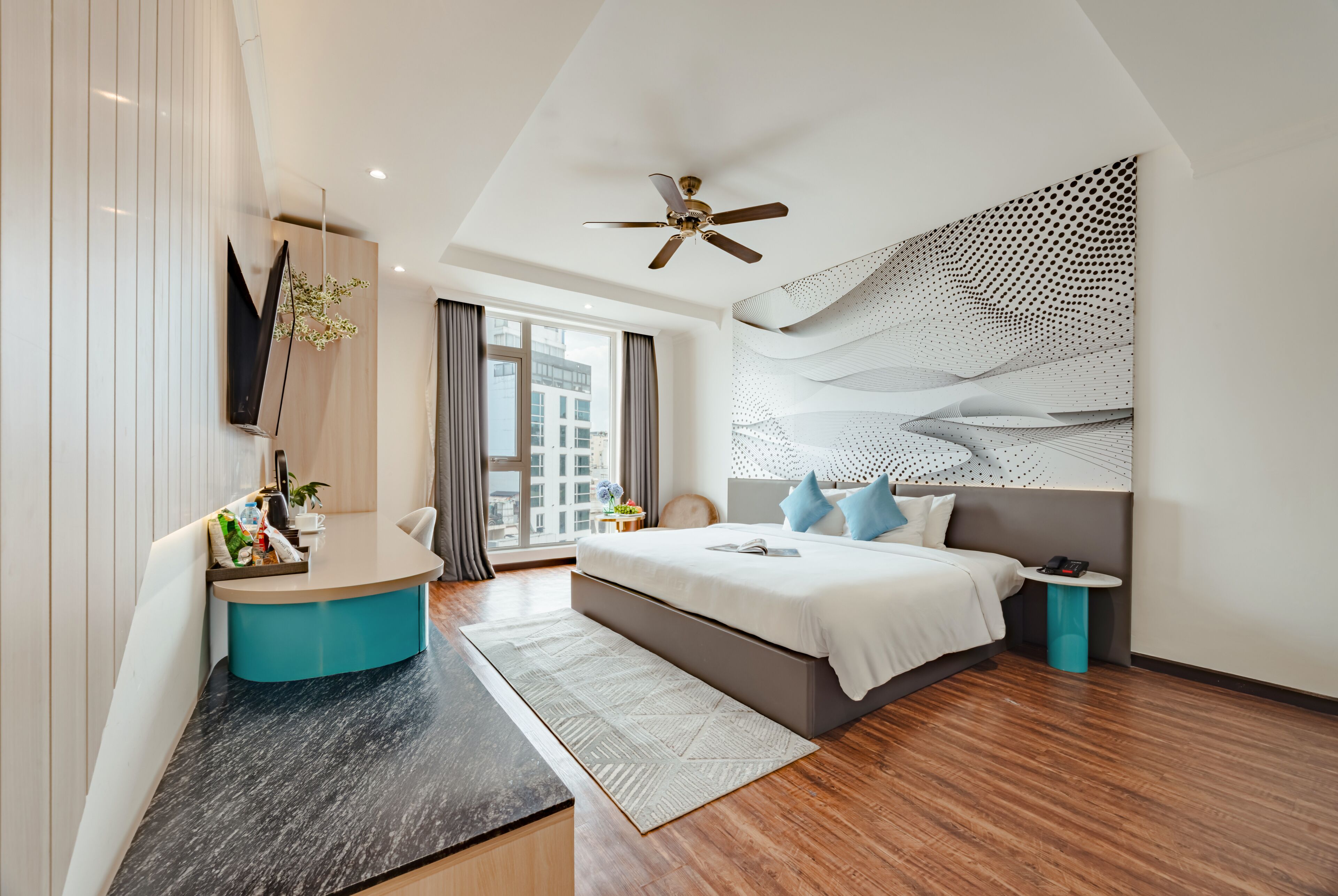 Signature Double or Twin City View | Minibar, in-room safe, desk, free WiFi