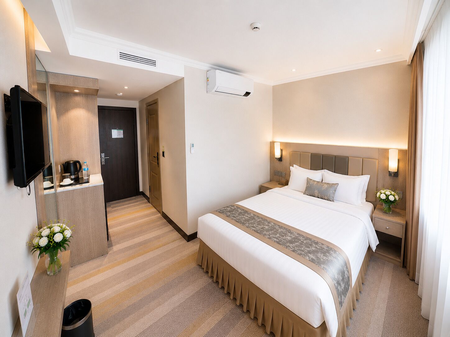 Economy Single Room | 1 bedroom, premium bedding, minibar, in-room safe