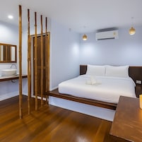 Quarto standard | 1 quarto, escrivaninha, cortinas blackout, ferros/tábuas de passar roupa