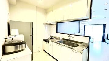 Departamento ejecutivo, para no fumadores | 1 habitación, escritorio y espacio para trabajar con laptop