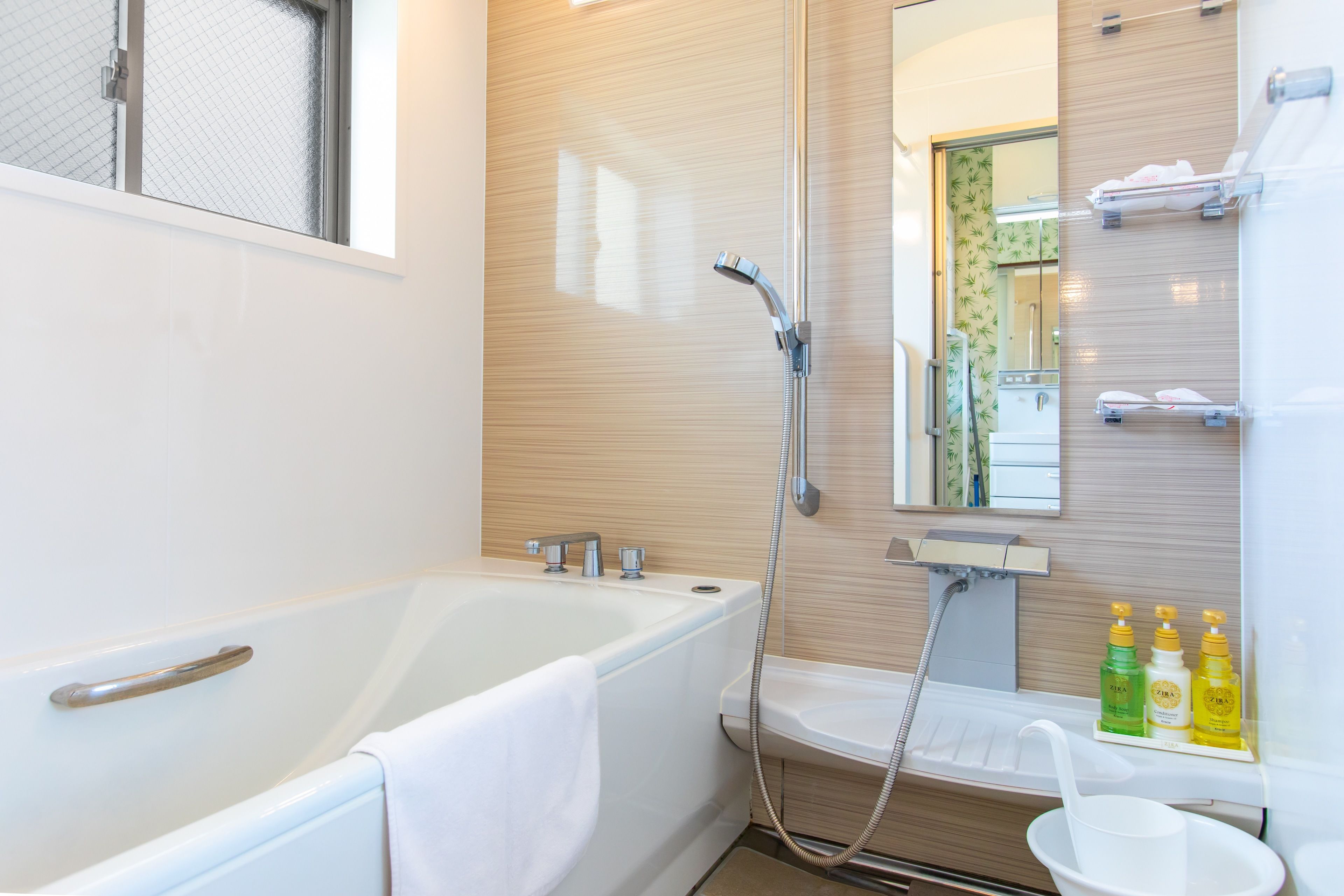 Family Apartment, 2 Bedrooms | Bathroom shower