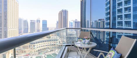 Deluxe Apartment | Balcony