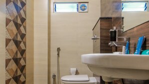 Shower - Treebo Hotel Mount View (Siliguri)