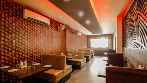 Dining - Treebo Hotel Mount View (Siliguri)