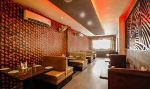 Dining - Treebo Hotel Mount View (Siliguri)