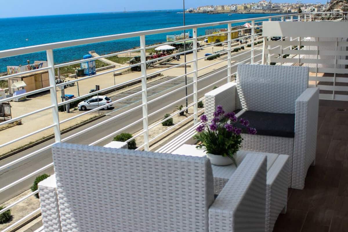 Chambre Deluxe double, vue sur la mer | Rideaux dâobscurcissement, systĂšme dâinsonorisation, literie fournie