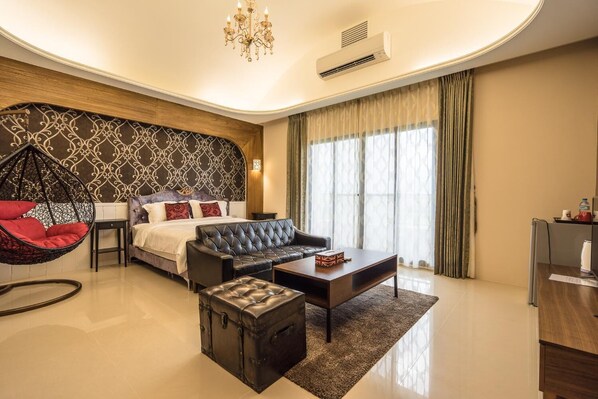 Escrivaninha, camas extras/dobráveis (sobretaxa), Wi-Fi de cortesia