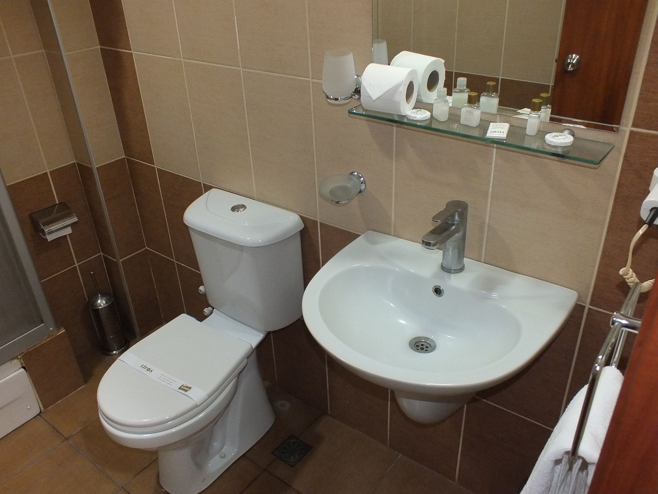 shower, free toiletries, hair dryer, bathrobes