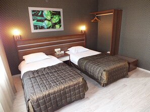 Chambre Ville avec lits jumeaux, 2 lits une place, vue montagne