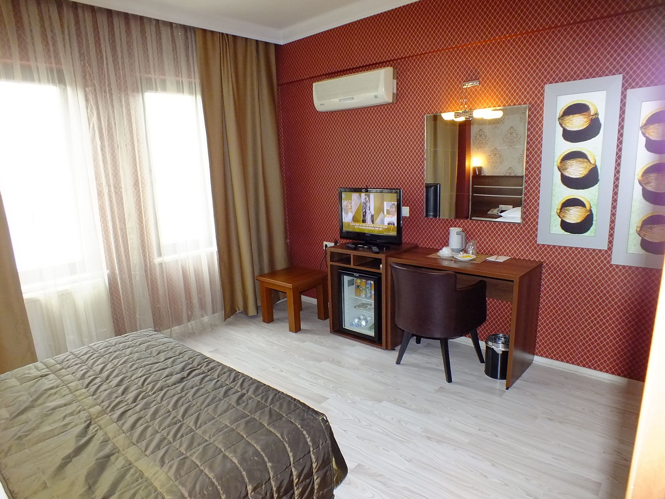 double room | egyptian cotton sheets, premium bedding, minibar, desk