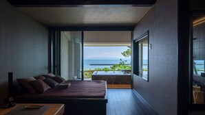 Western style Double room with Private Air Hot Spring Bath | In-room safe, WiFi (free), bed sheets - Ginsyou (Ibusuki)