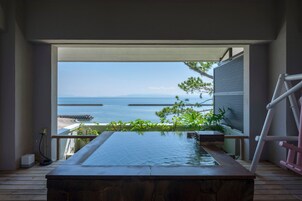 Quarto casal (W/ Private Air Hot Spring Bath) | Vista do quarto