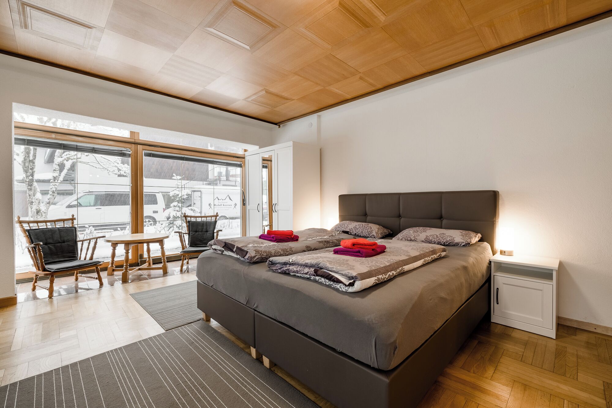 4 多间卧室、上网接入、床单