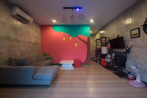 5 Bedrooms Villa | 客厅 | 智能电视