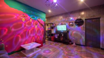 5 Bedrooms Villa | Room amenity