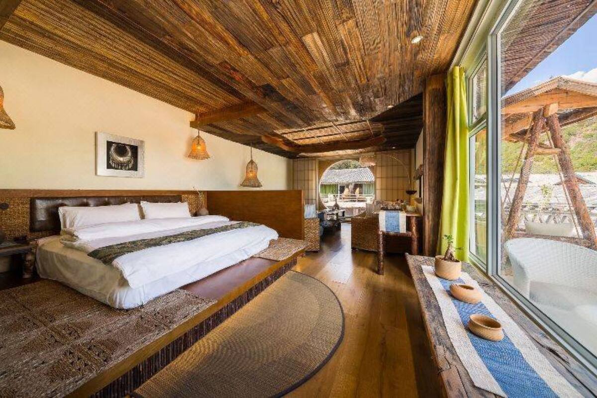 Duplex Room, 270-Degree Lake View