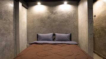 Deluxe Double Room with Air-Conditioner and Private Bathroom | Free WiFi, bed sheets