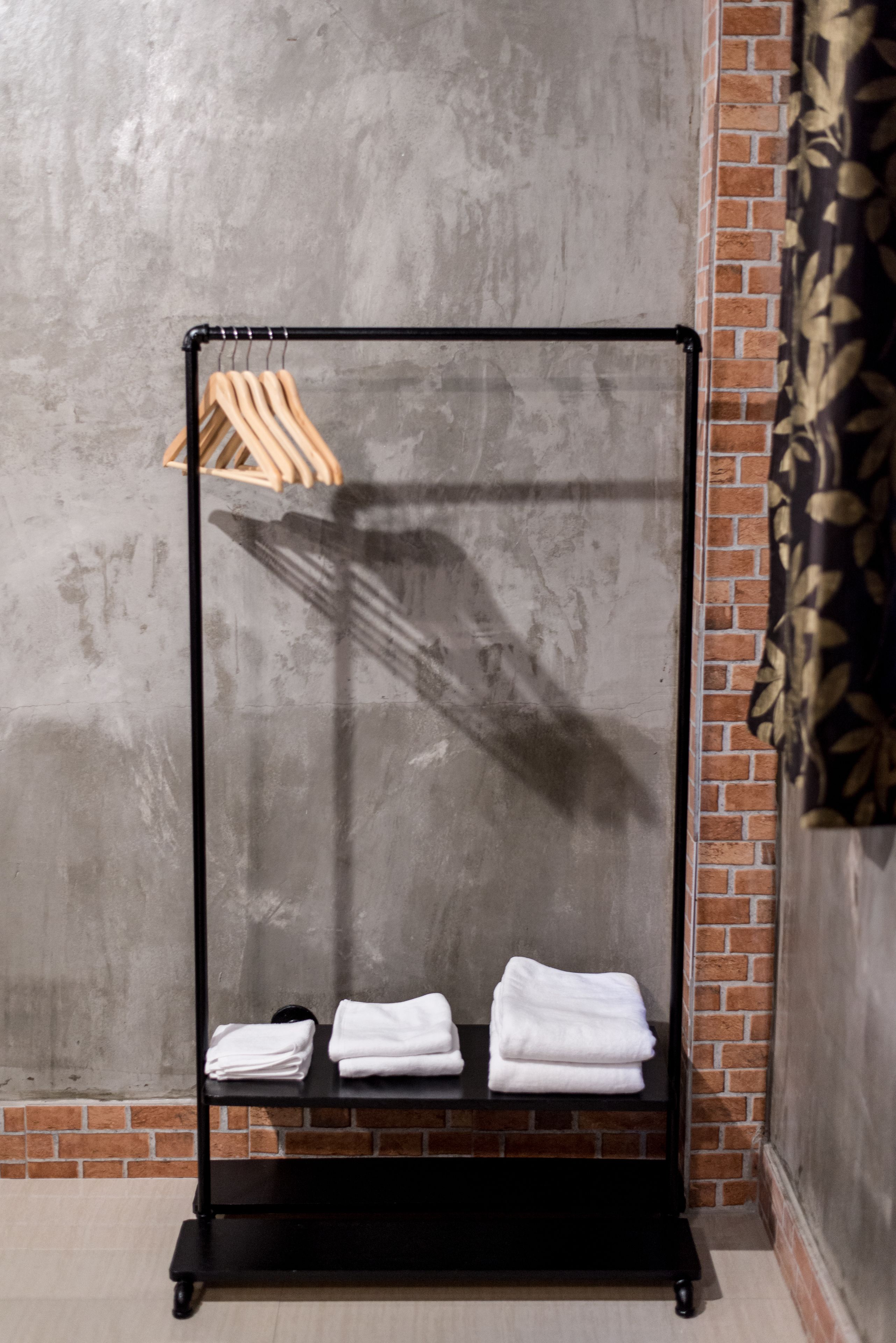 suite with air-conditioner and private bathroom (loft) | room amenity