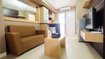 Apartment, 2 Bedrooms | Living area
