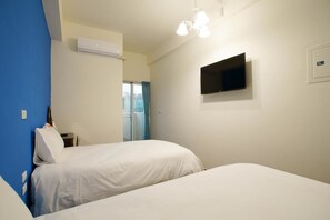 Comfort Twin Room | Desk, soundproofing, free WiFi, bed sheets - Trip Village-Hulk's Homestay (Taitung)