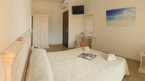 Doppelzimmer | Zimmersafe, Schreibtisch, schallisolierte Zimmer, Bügeleisen/Bügelbrett