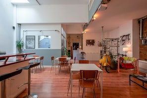 Appartement Design, 6 chambres | Cuisine privée | Réfrigérateur, micro-ondes, four, plaque de cuisson