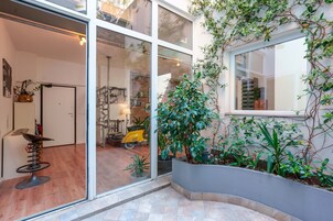 Design Apartment, 6 Bedrooms | Terrace/patio