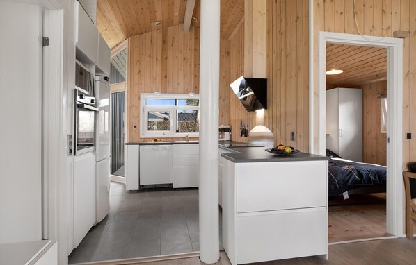 4 bedrooms, travel cot, free WiFi