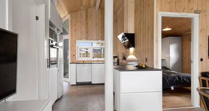 Gorgeous home in Hadsund with kitchen