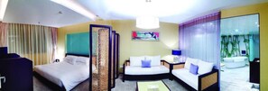 Desk, blackout curtains - Shenzhen Hubei Hotel (Shenzhen)