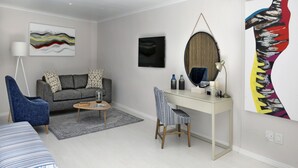 Superior Suite, Courtyard Area (King) | 1 bedroom, premium bedding, Tempur-Pedic beds, in-room safe - Mirabelle Bed & Breakfast (Franschhoek)