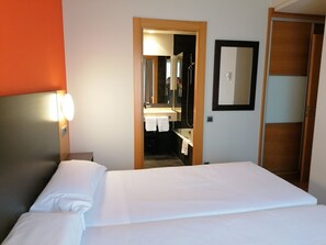 1 bedroom, in-room safe, desk, blackout drapes - Apartamentos Marítimo Ris (Noja)